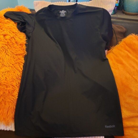 Reebok t shirt size M like new - Picture 4 of 5